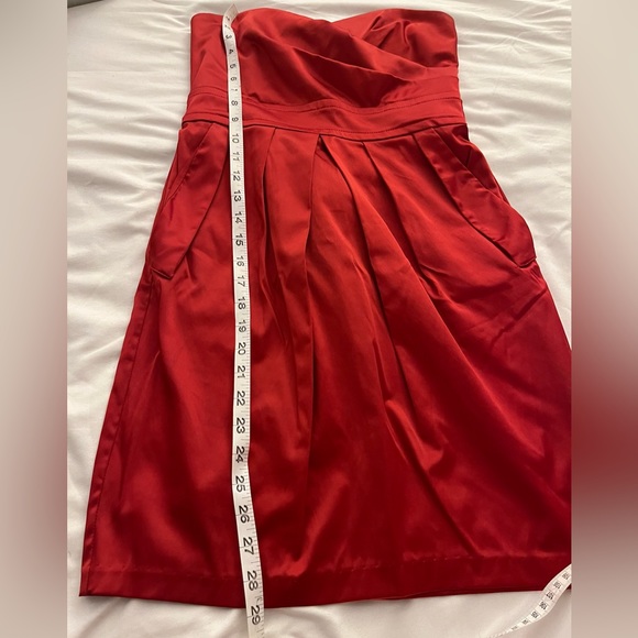 Best little red dress ever! Strapless red dress, size 6 - Picture 4 of 5